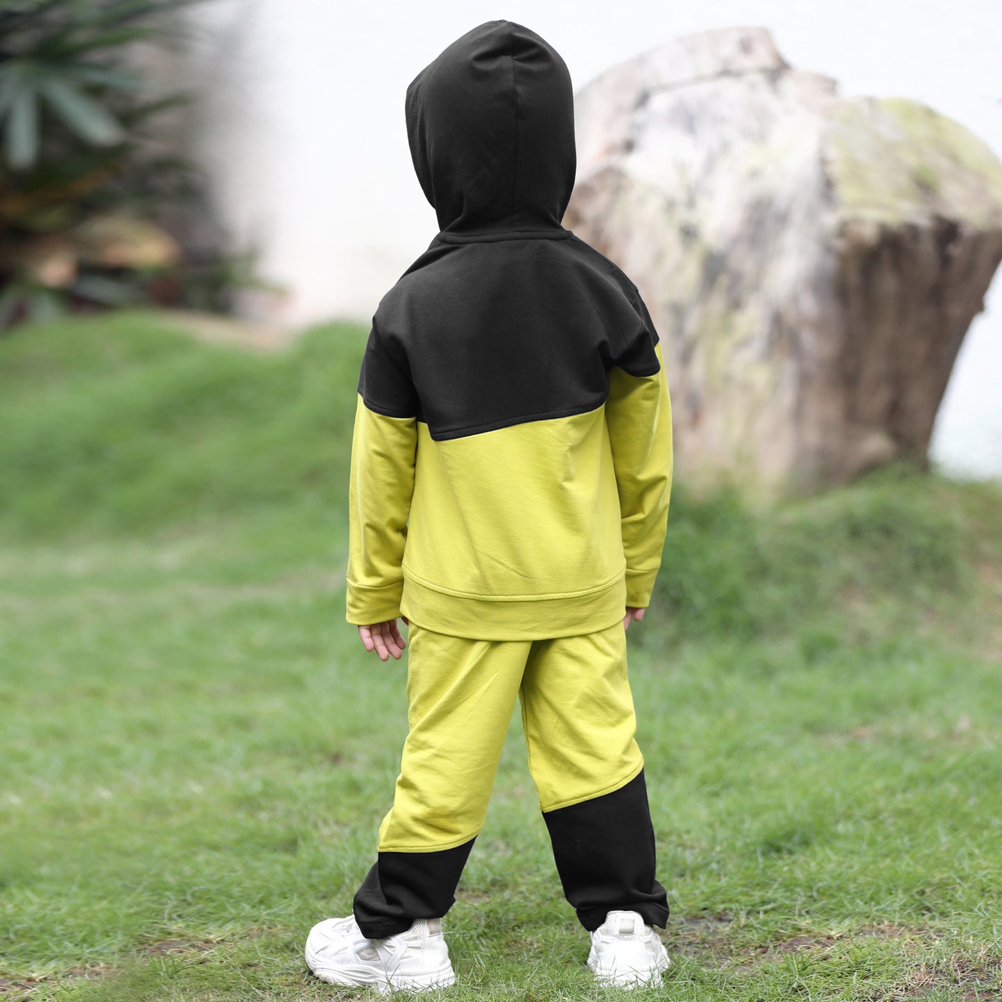 "Happy Vibes: Hooded Smiley T-Shirt and Jogger Set for Kids!"